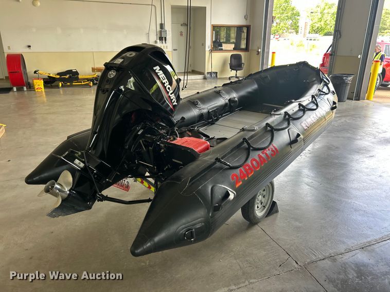 image for item FC5516 2012 Zodiac FC 420 RIG boat