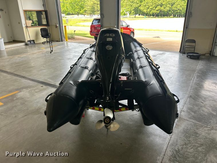 image for item FC5516 2012 Zodiac FC 420 RIG boat