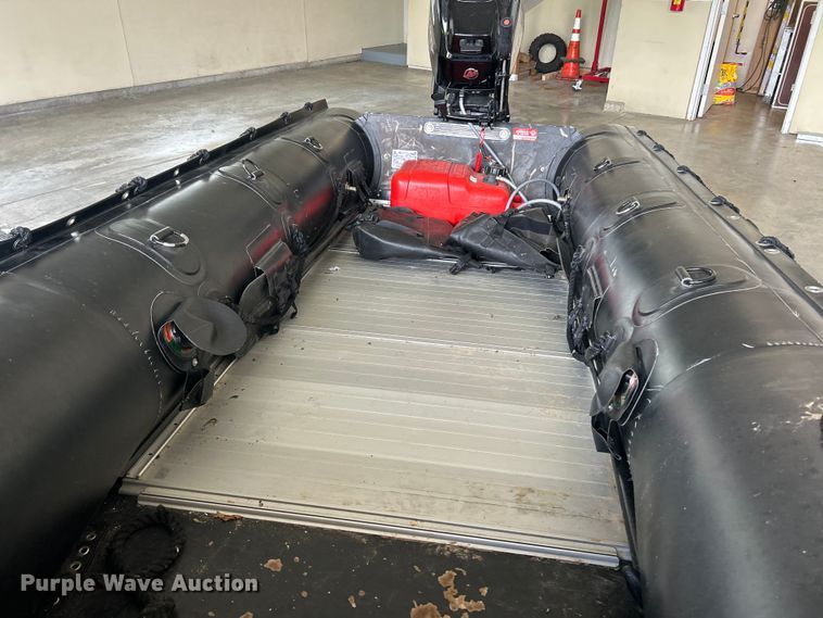 image for item FC5516 2012 Zodiac FC 420 RIG boat