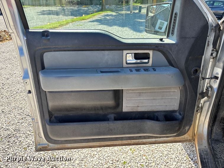 image for item FC5638 2011 Ford F150 Crew Cab pickup truck