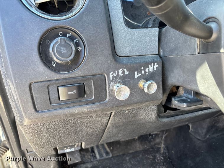 image for item FC5638 2011 Ford F150 Crew Cab pickup truck