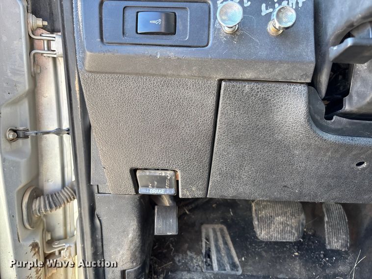 image for item FC5638 2011 Ford F150 Crew Cab pickup truck