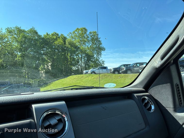 image for item FC5638 2011 Ford F150 Crew Cab pickup truck