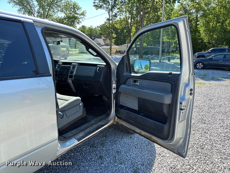 image for item FC5638 2011 Ford F150 Crew Cab pickup truck