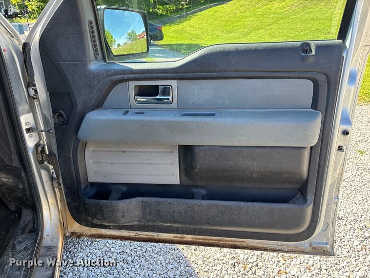 image for item FC5638 2011 Ford F150 Crew Cab pickup truck