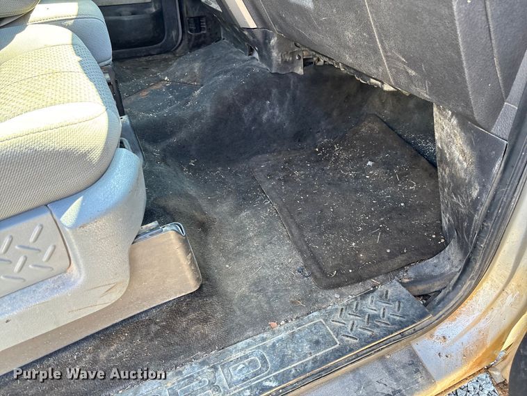 image for item FC5638 2011 Ford F150 Crew Cab pickup truck