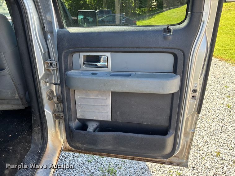 image for item FC5638 2011 Ford F150 Crew Cab pickup truck