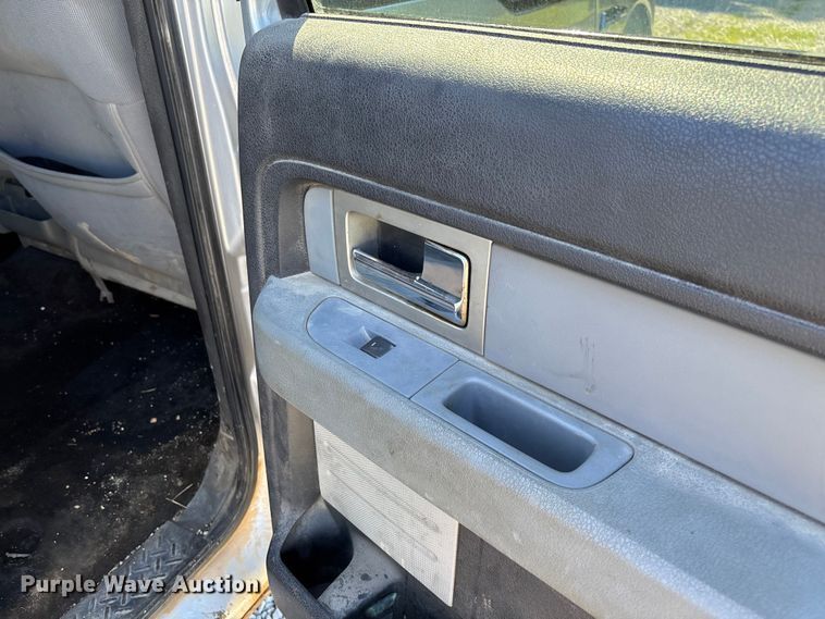 image for item FC5638 2011 Ford F150 Crew Cab pickup truck