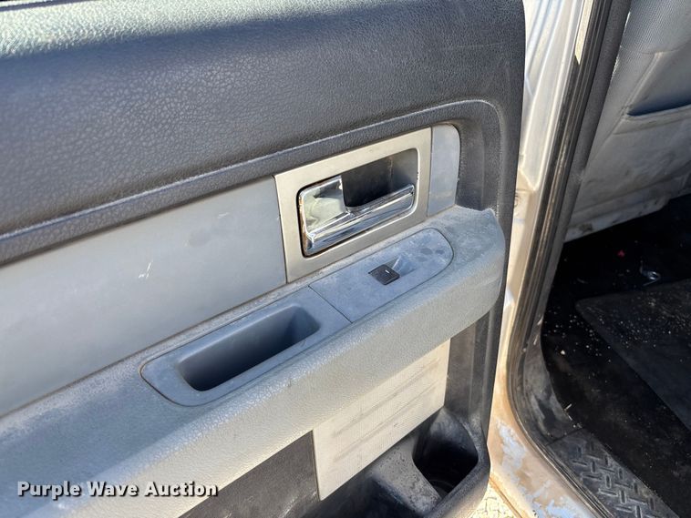 image for item FC5638 2011 Ford F150 Crew Cab pickup truck