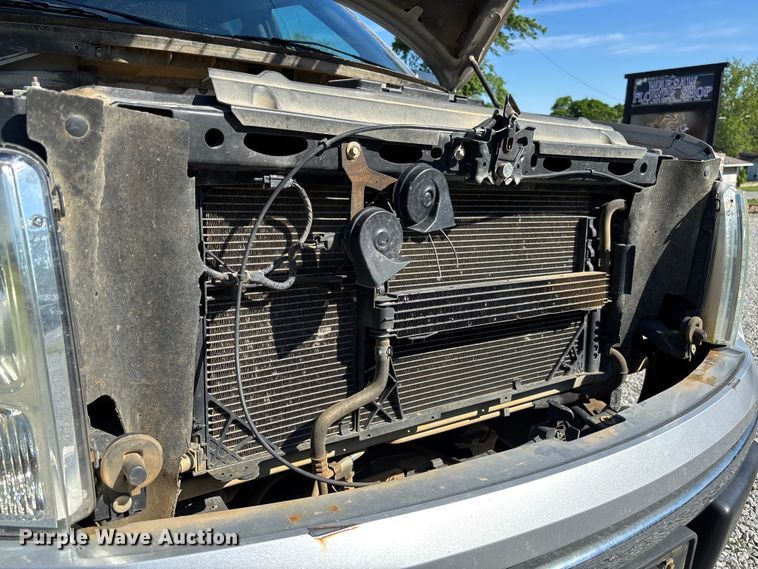 image for item FC5638 2011 Ford F150 Crew Cab pickup truck