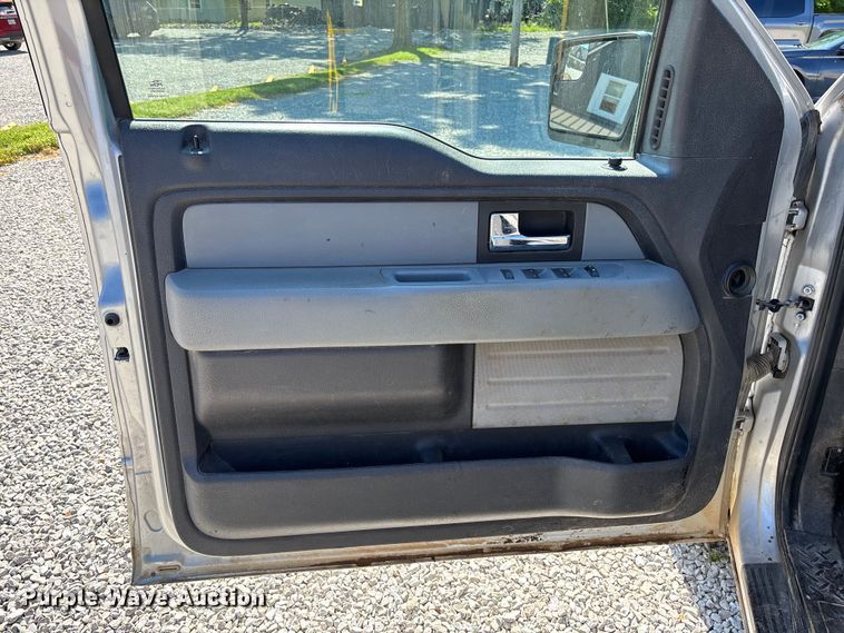 image for item FC5639 2012 Ford F150 Crew Cab pickup truck