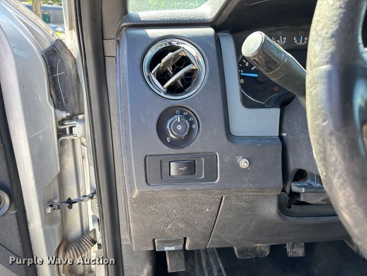 image for item FC5639 2012 Ford F150 Crew Cab pickup truck
