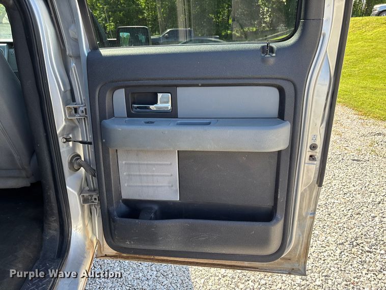 image for item FC5639 2012 Ford F150 Crew Cab pickup truck
