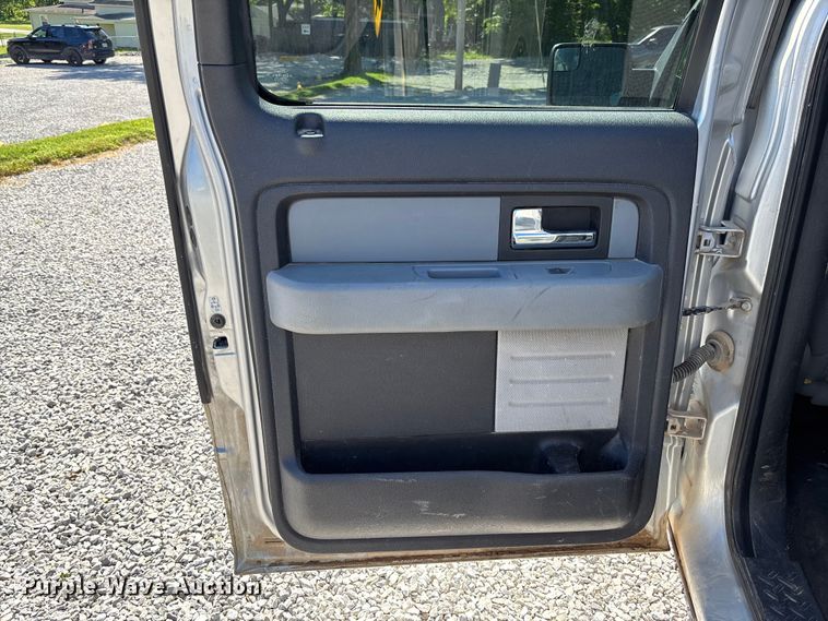 image for item FC5639 2012 Ford F150 Crew Cab pickup truck
