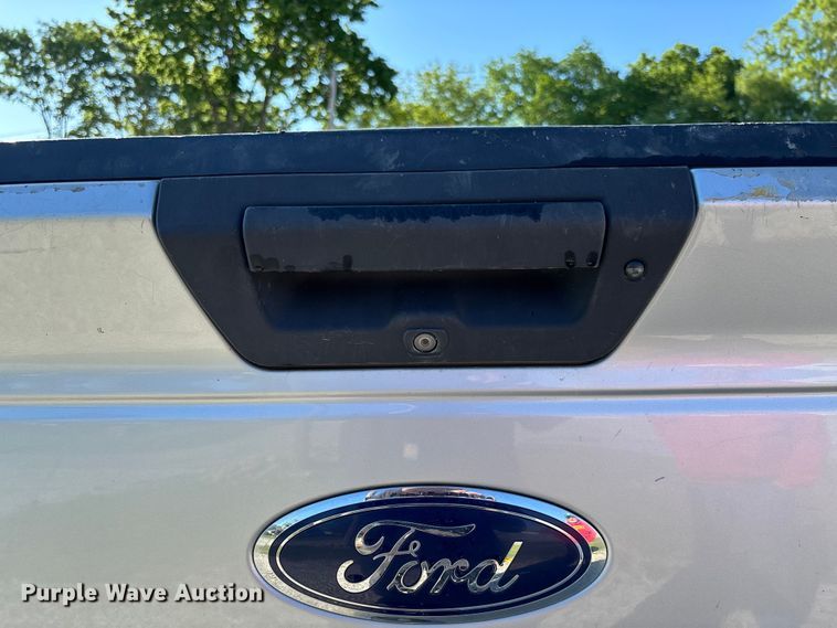 image for item FC5640 2016 Ford F150 Crew Cab pickup truck