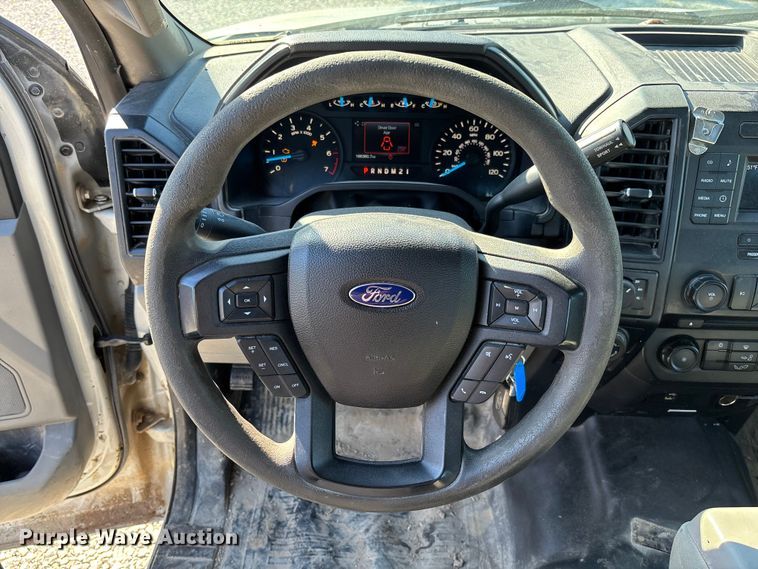 image for item FC5640 2016 Ford F150 Crew Cab pickup truck