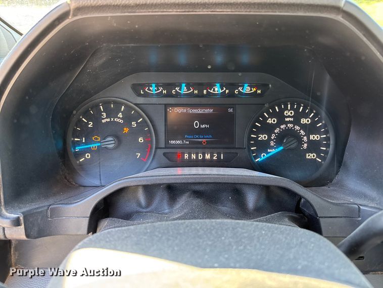 image for item FC5640 2016 Ford F150 Crew Cab pickup truck