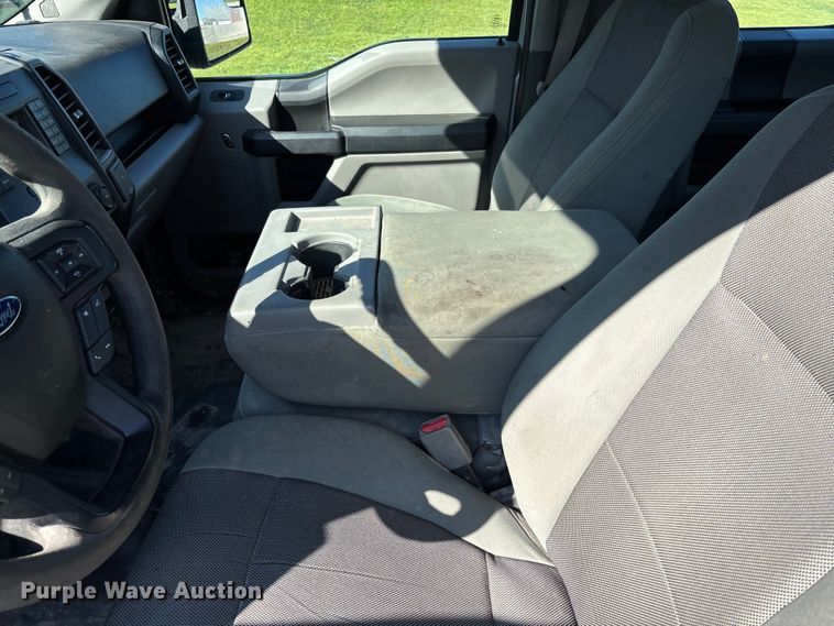 image for item FC5640 2016 Ford F150 Crew Cab pickup truck