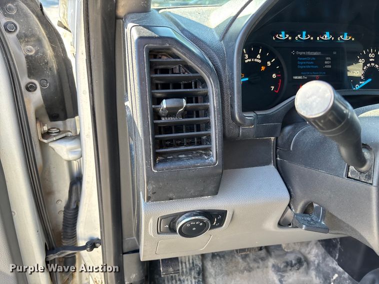 image for item FC5640 2016 Ford F150 Crew Cab pickup truck