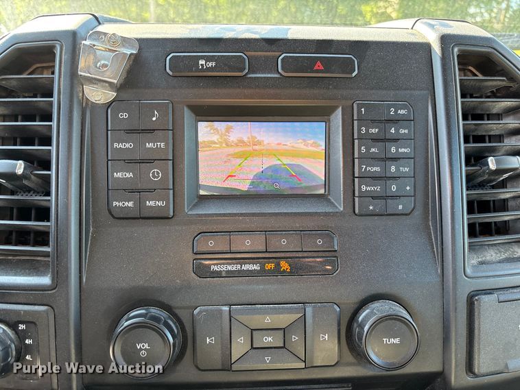 image for item FC5640 2016 Ford F150 Crew Cab pickup truck