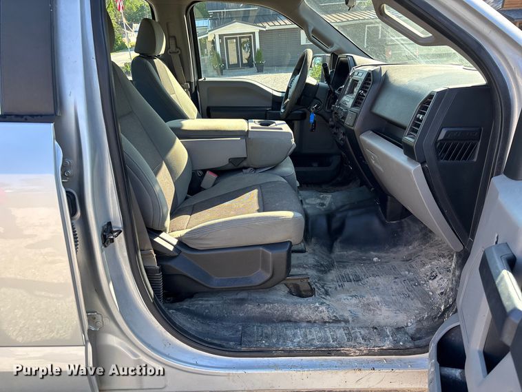 image for item FC5640 2016 Ford F150 Crew Cab pickup truck