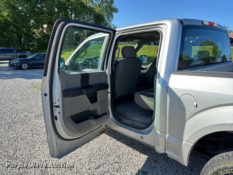 image for item FC5640 2016 Ford F150 Crew Cab pickup truck
