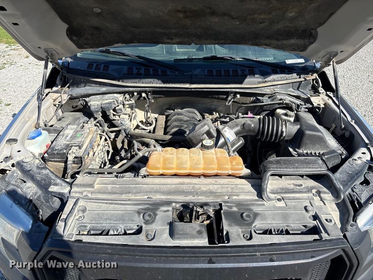 image for item FC5640 2016 Ford F150 Crew Cab pickup truck