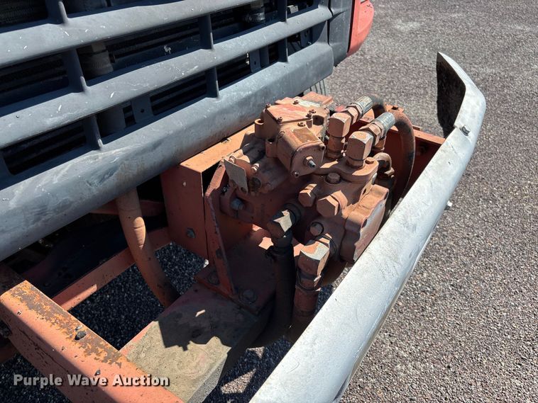 image for item FC5641 1995 Ford F800 oil distributor truck