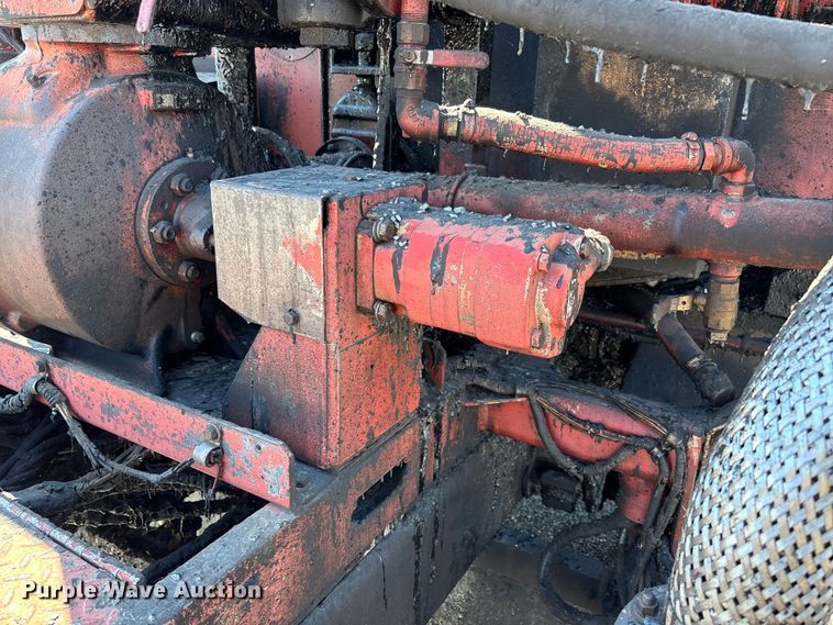 image for item FC5641 1995 Ford F800 oil distributor truck