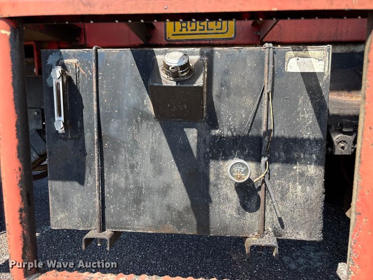 image for item FC5641 1995 Ford F800 oil distributor truck