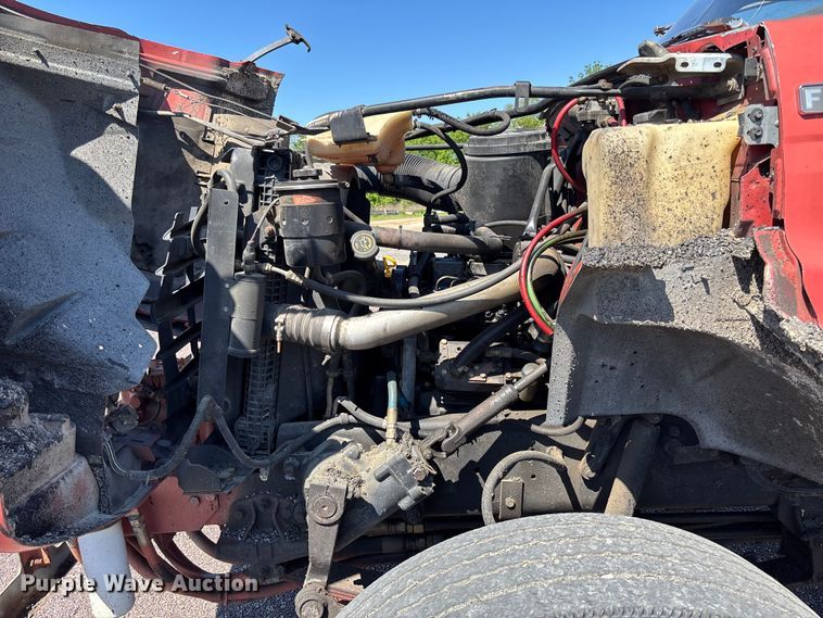 image for item FC5641 1995 Ford F800 oil distributor truck