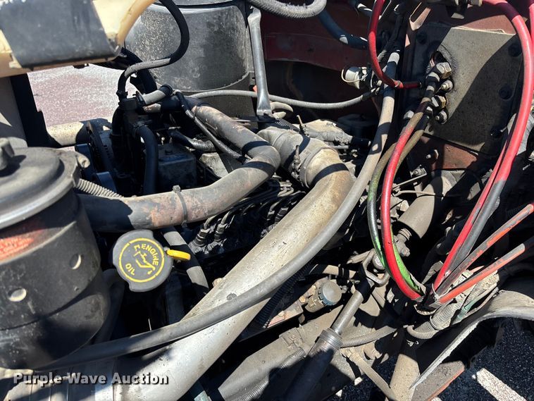 image for item FC5641 1995 Ford F800 oil distributor truck