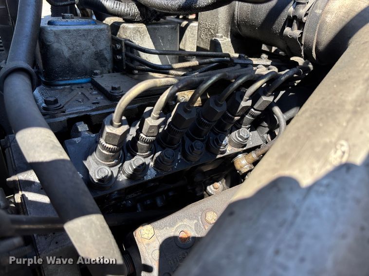 image for item FC5641 1995 Ford F800 oil distributor truck