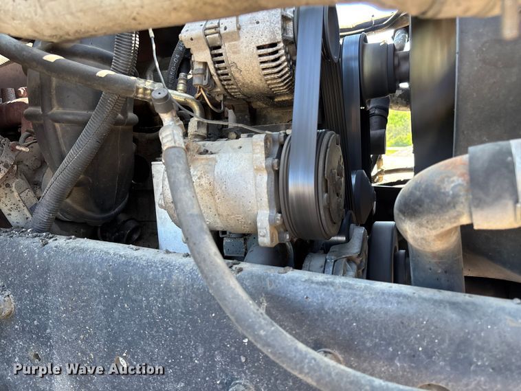 image for item FC5641 1995 Ford F800 oil distributor truck