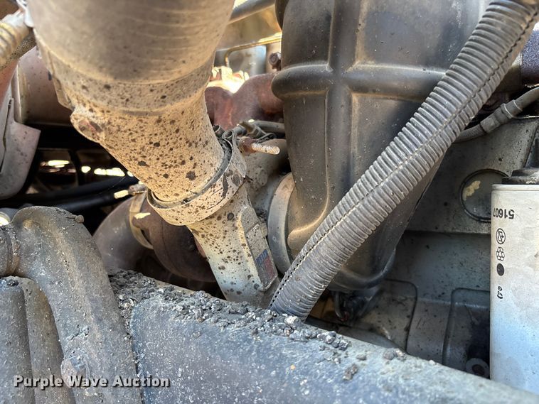 image for item FC5641 1995 Ford F800 oil distributor truck