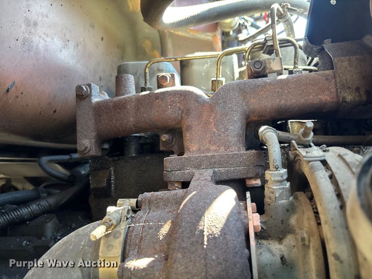 image for item FC5641 1995 Ford F800 oil distributor truck