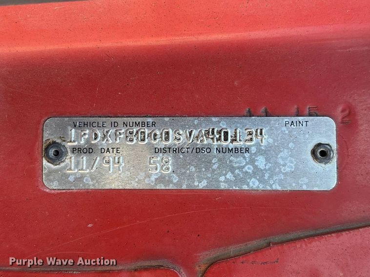 image for item FC5641 1995 Ford F800 oil distributor truck