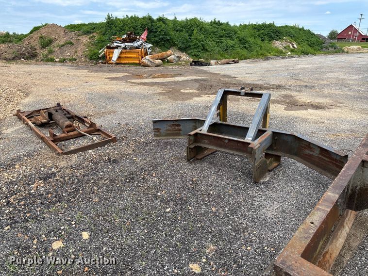 image for item FC5643 Truck parts