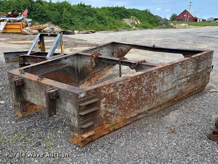 image for item FC5644 Asphalt spreader box