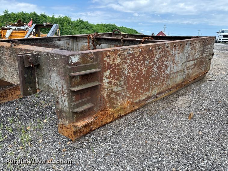 image for item FC5644 Asphalt spreader box