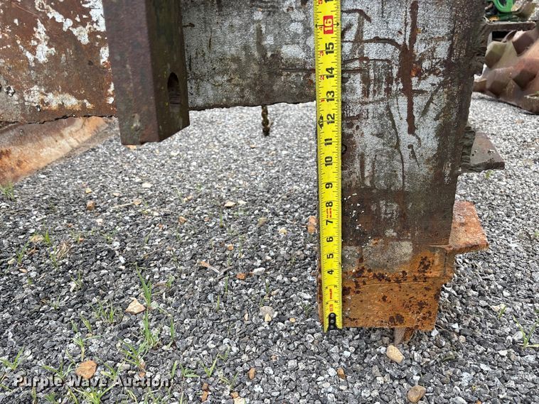 image for item FC5644 Asphalt spreader box