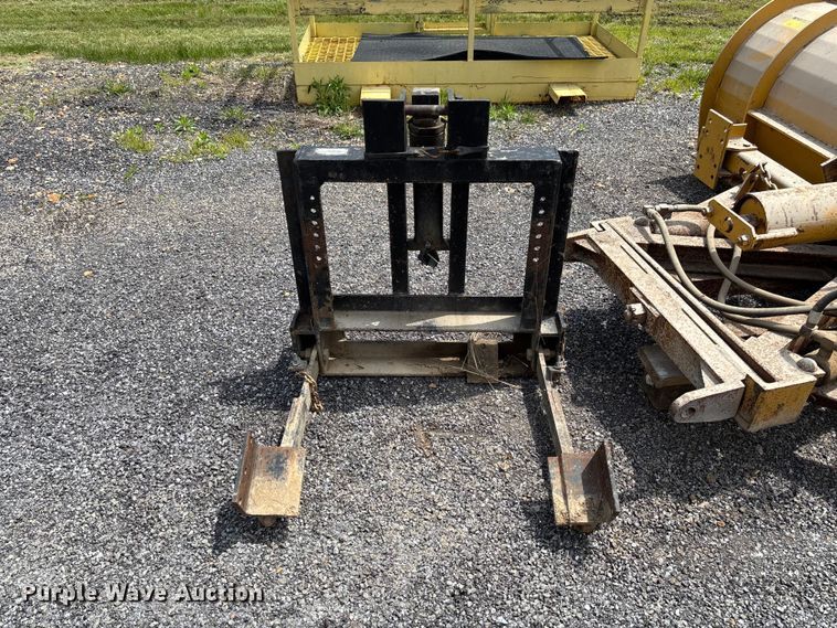 image for item FC5646 Truck attachments