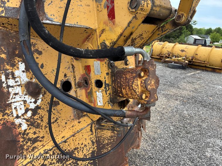 image for item FC5647 2003 John Deere 6420 tractor