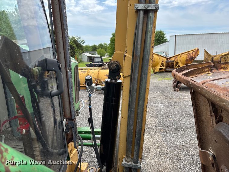 image for item FC5647 2003 John Deere 6420 tractor