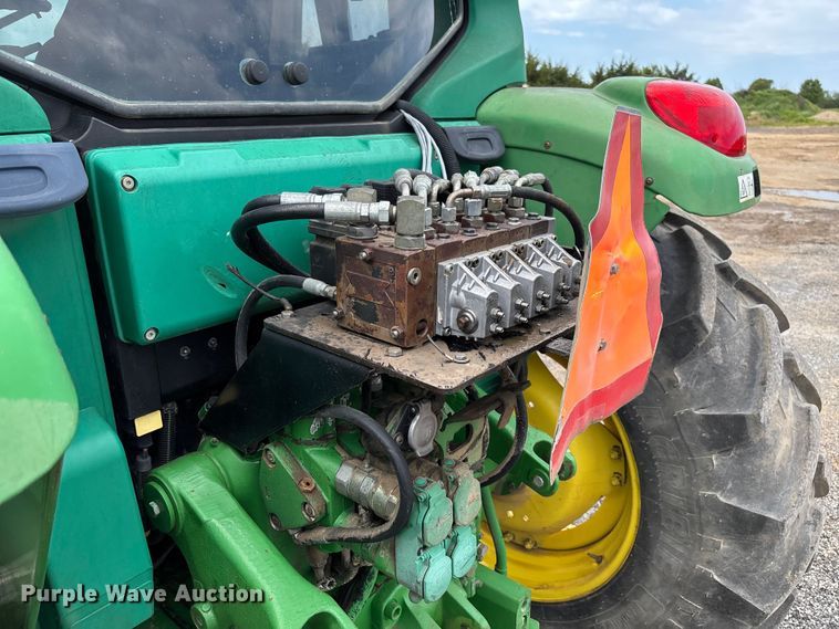 image for item FC5647 2003 John Deere 6420 tractor