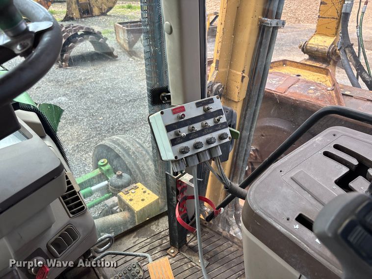 image for item FC5647 2003 John Deere 6420 tractor