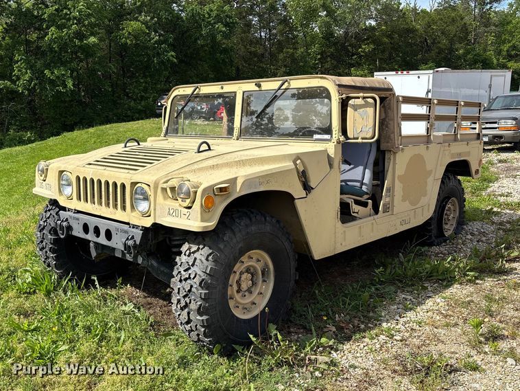 image for item FC5660 1987 AM General HMMWV SUV