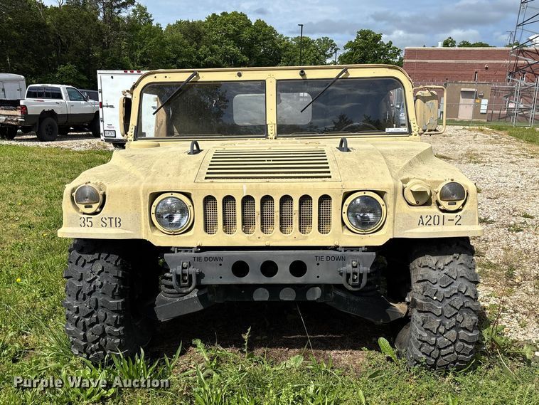 image for item FC5660 1987 AM General HMMWV SUV