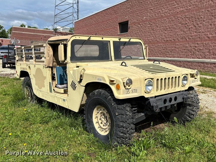 image for item FC5660 1987 AM General HMMWV SUV