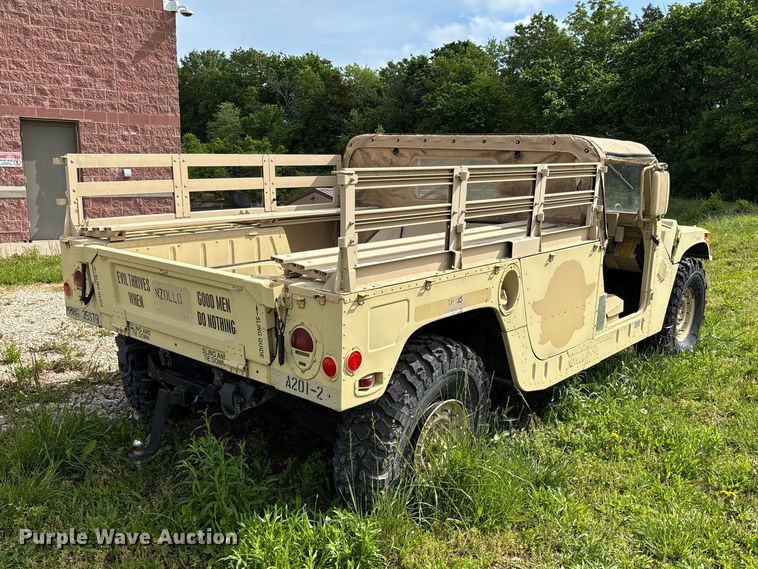 image for item FC5660 1987 AM General HMMWV SUV